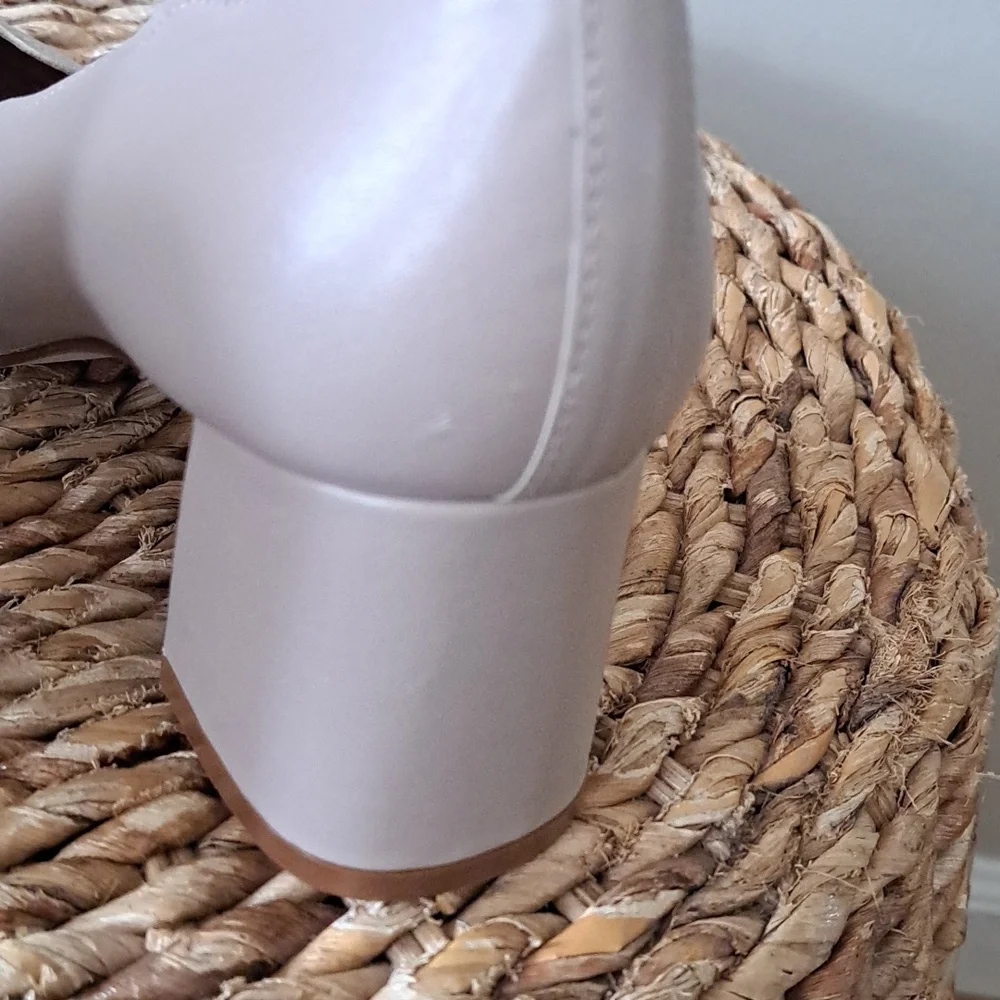 NWOT French Sole‎ FS/NY Womens Wave Beige/Nude Leather Pump Heels S-7.5